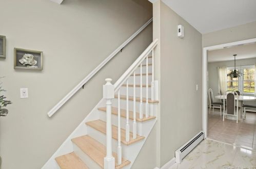 21 Firehouse Rd, Bridgeport, CT 06611-2603