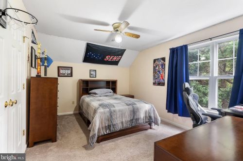 617 Grand Ave, Pittsburgh PA  19083-3224 exterior