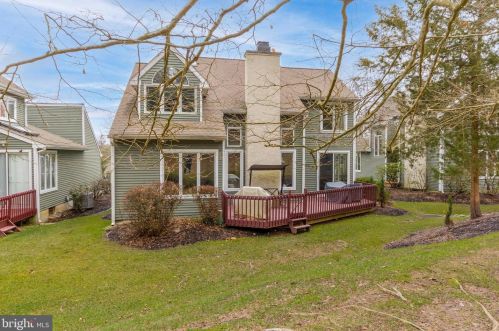 9 Horseshoe Ln, Newtown Square, PA 19073-2924