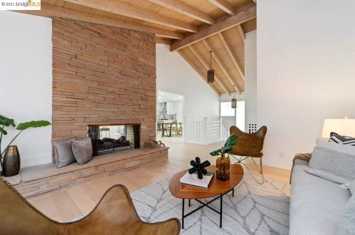 11011 Ettrick St, Oakland, CA 94605-5527