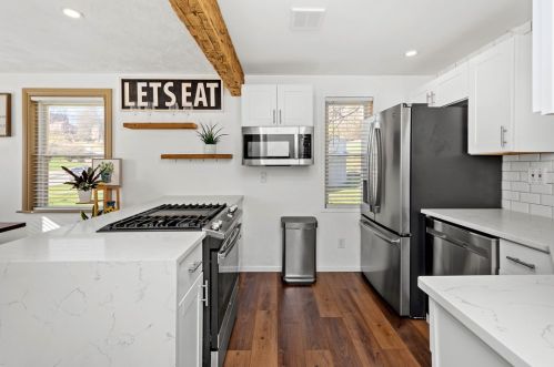 257 Constitution Dr, Pittsburgh PA 15236-4467 exterior