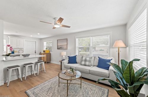 1100 Highlands Dr, Naples, FL 34103-2318