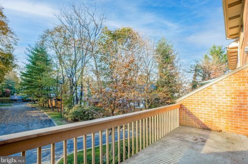 50 Woodside Rd, Ardmore PA  19003-1437 exterior