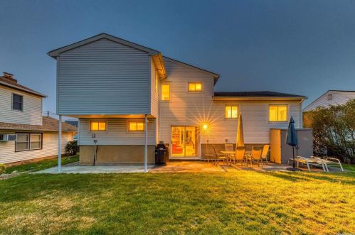 2638 Hewlett Ln, North Bellmore NY  11710-4415 exterior