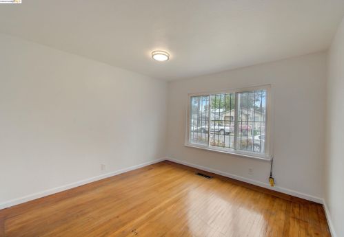 1136 92 Ave, Oakland CA 94603-1358 exterior