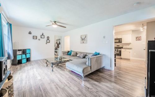 64 Laurelwood Rd, Groton CT  06340-4206 exterior