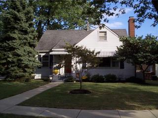 848 Henry Clay Blvd, Lexington, KY 40505-4060
