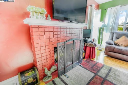 2708 Humboldt Ave, Oakland CA  94602-3635 exterior