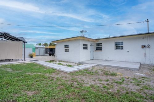 15 Leeland Hts Blvd, Lehigh Acres FL 33936-6431 exterior