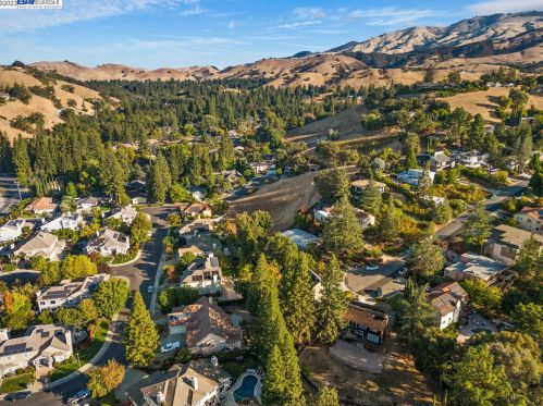 56 Pulido Ct, Danville CA  94526-1624 exterior