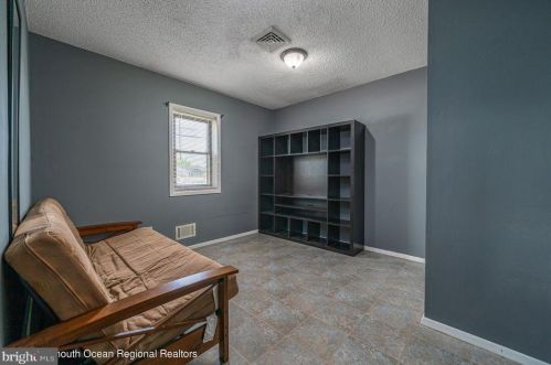 401 Sea Bright Rd, Lacey NJ  08731-4950 exterior