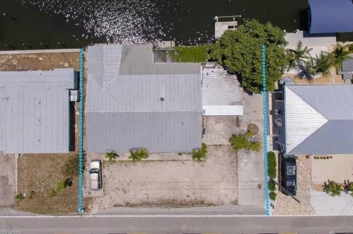 2381 Oleander St, Saint James City FL  33956-2074 exterior