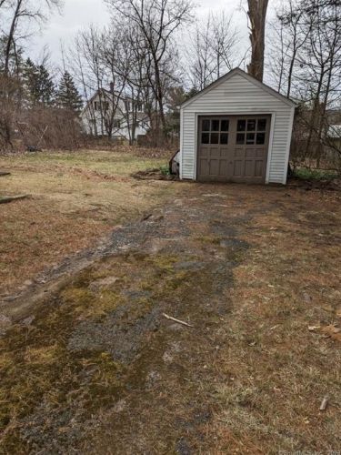 87 Underhill Ln, New Britain, CT 06053-3858