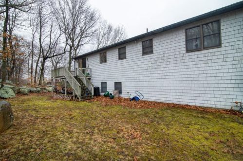 585 Central Ave, Providence, RI 02919-4713