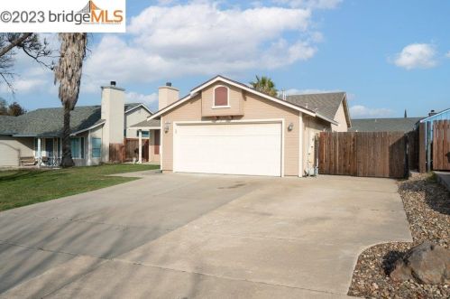 5046 Gaspar Ct, Oakley, CA 94561-1657