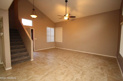 9940 Outlaw Trl, Tucson, AZ 85742-8852