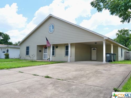 2303 Walnut Ave, Victoria, TX 77901-4364
