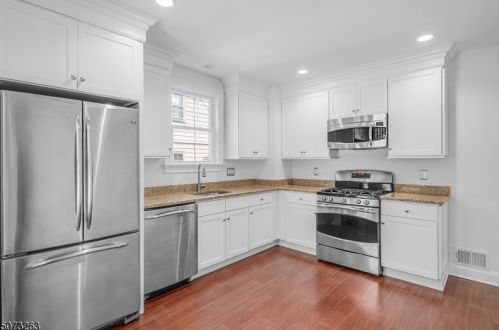 20 Linden Ave, Verona, NJ 07044-2818