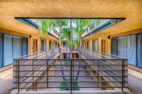5325 Denny Ave, North Hollywood CA  91602-3218 exterior