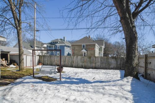813 Oakland Ave, Green Bay, WI 54304-2616
