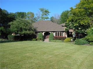 8595 Northwood Dr, Cleveland OH  44147-3420 exterior