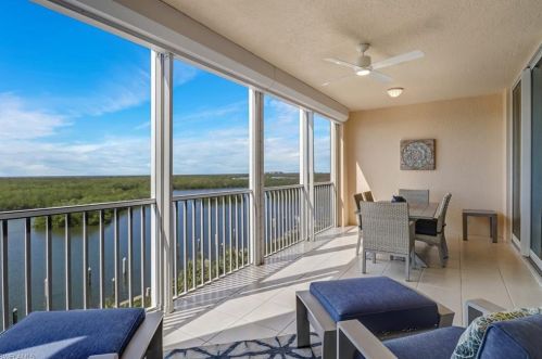 435 Dockside Dr, Naples FL  34110-3601 exterior