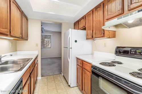 4715 Sisson Rd, Titusville, FL 32780-7223