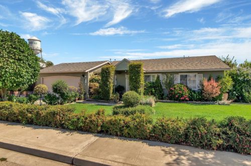 1207 Oak Ave, Greenfield, CA 93927-5444