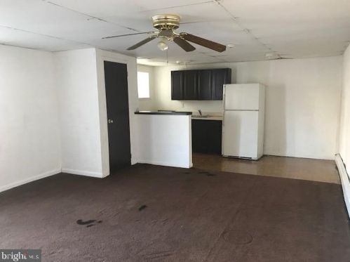 6501 Guyer Ave, Philadelphia PA 19153-2405 exterior