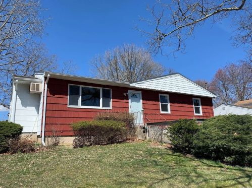 149 Tariff St, West Sayville, NY 11796-1208