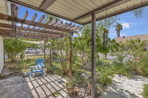 5716 Georgia Dr, North Highlands CA  95660-4725 exterior