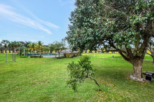 512 Meadows Cir, Boynton Beach FL  33436-8934 exterior