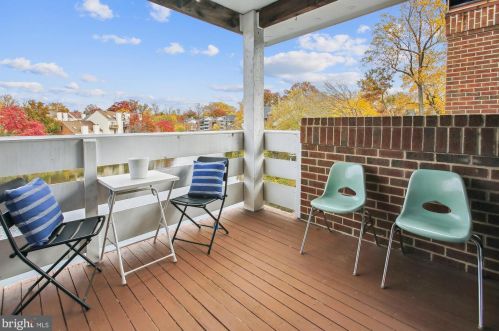 7604 Lakeside Village Dr, Falls Church VA  exterior