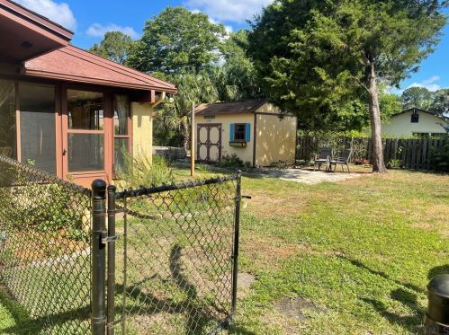 5 Clark Ln, Palm Coast FL  32137-8140 exterior