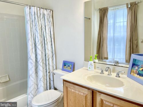 76 Shrewsbury Pl, Princeton NJ  08540-6315 exterior