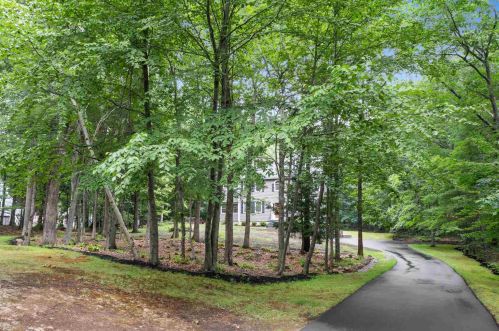 76 Picadilly Rd, Hampstead, NH 03841-5317