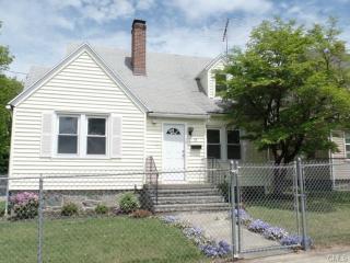 5 Ashley St, Bridgeport, CT 06610-1616