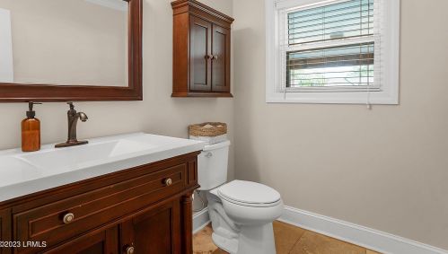 989 Dowlingwood Dr, Beaufort SC  29902-6323 exterior