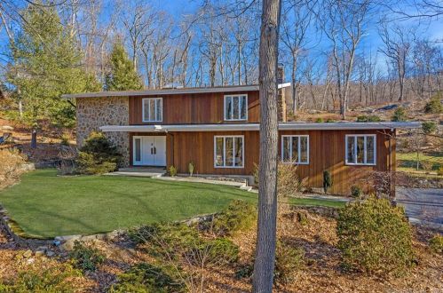 33 Reilly Rd, Bridgeport, CT 06612-1736