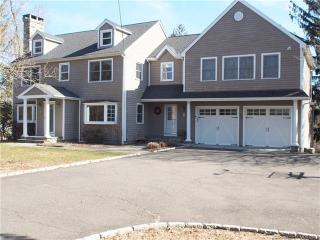 200 Cutlers Farm Rd, Upper Stepney CT  06468-2116 exterior
