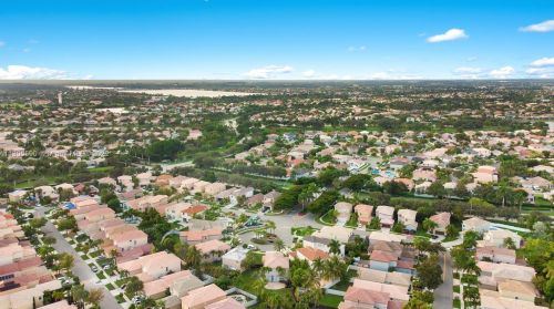 3163 176 Ter, Hollywood FL 33029-5608 exterior