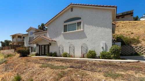 3217 Fairway Dr, La Mesa CA  91941-8004 exterior