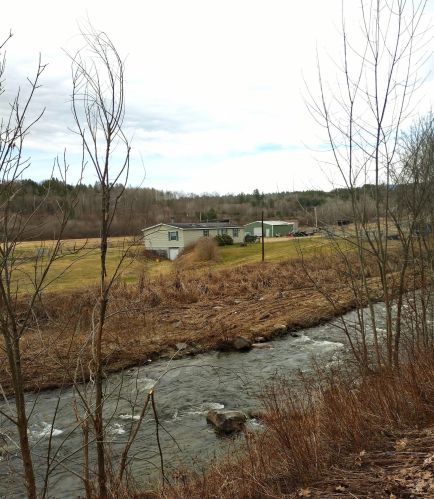 125 Hollins Rd, Benton, NH 03780-5202