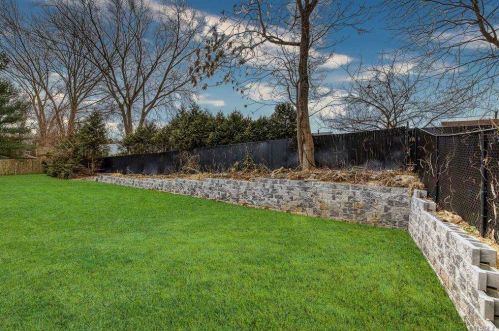 6 Taj Ct, South Setauket, NY 11720-3650