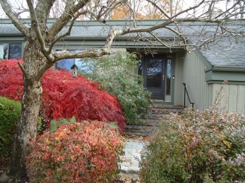 477 Heritage Hls, Somers Town, NY 10589-1920
