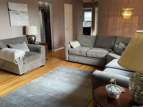 2 Frado Ct, Stony Point NY  10980-1004 exterior