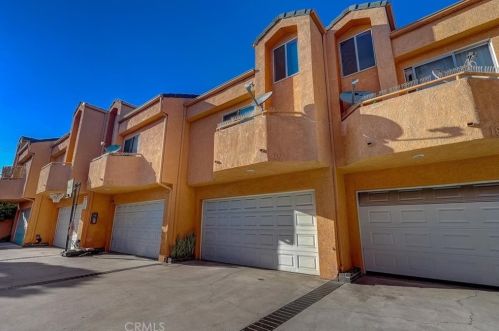 14005 Arthur Ave, Paramount CA  90723-2268 exterior