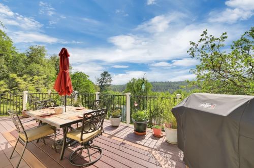 18883 Hummingbird Dr, Lake Wildwood CA  95946-9694 exterior