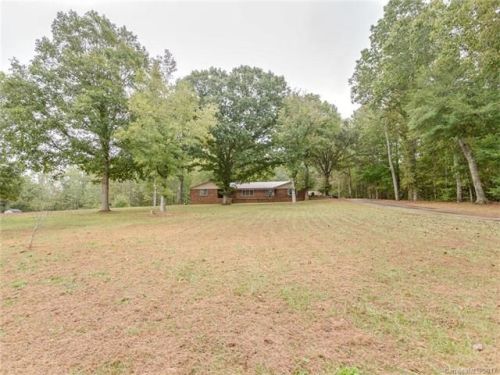 2611 Greenleaf Rd, Lake Wylie, SC 29710-7471