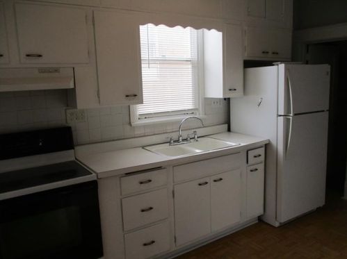 608 3rd St, Ambridge, PA 15003-2125